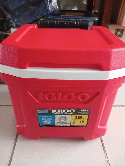 Igloo Profile II 16 Roller Hard Cooler  Red Star 16qt