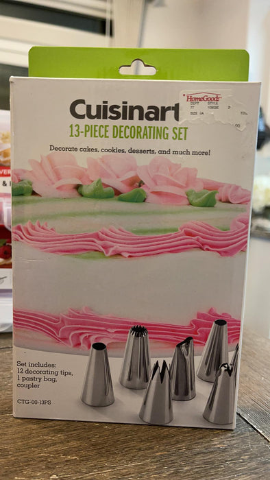 Cuisinart 13 Pieces Cake Decorating Set (Decorate cakes, cookies, desserts and much more!)